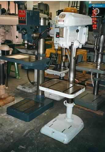 17" throat Depth, Delta Rockwell Single Spindle Drill Press, Pedistal Type, #2mt Spindle, Quill Travel 5", Drive 3/4 hp 115 volts, Serial Number 6-1087 [D4810-4395]