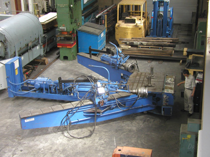 9040 A8 hufford cnc stretch wrap forming press A7B 30T BJ 330 in 6 in jaws Serial 81087 1 - Century Machinery